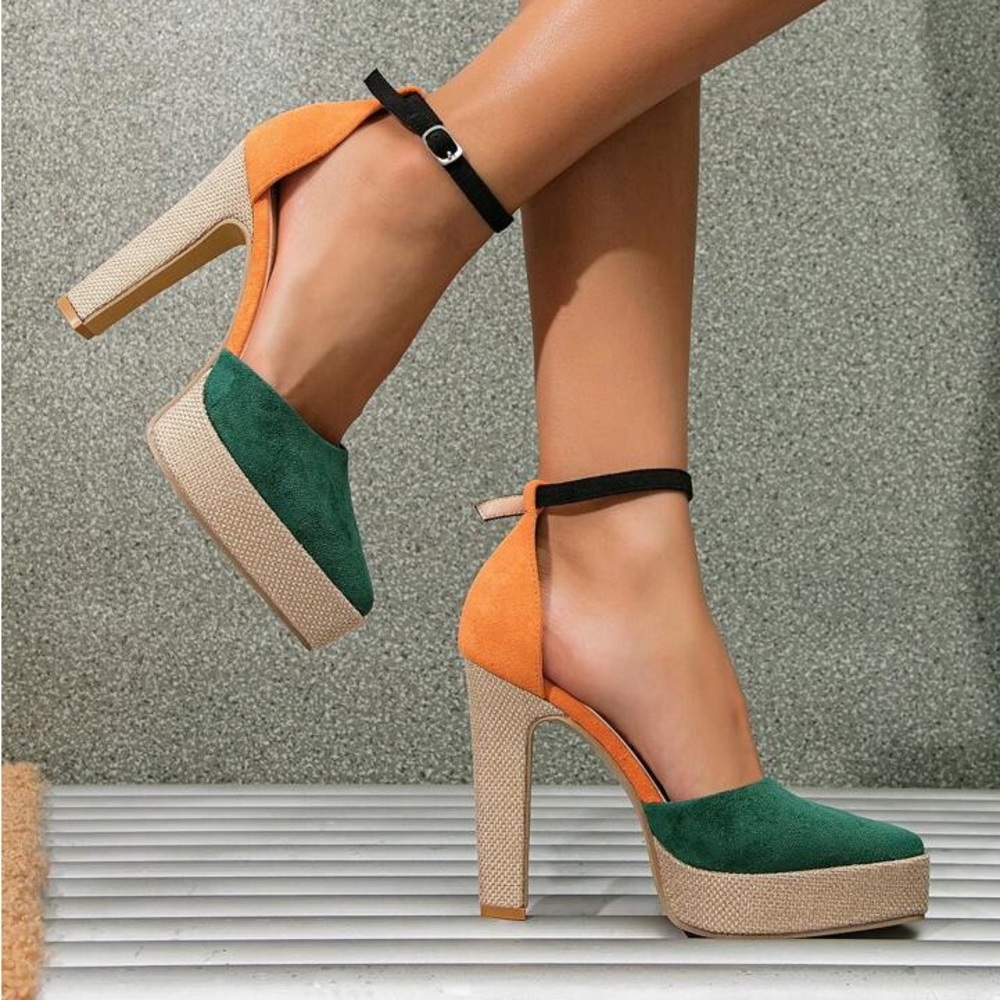 Chunky Heels - Picture 3 of 7